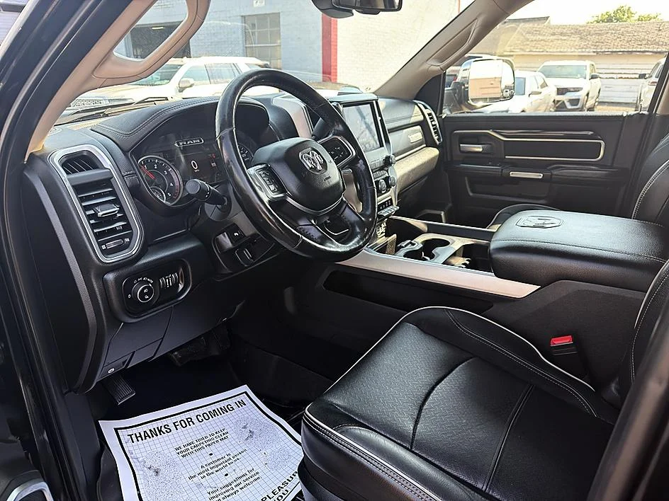 Used 2019 Diamond Black Crystal Pearlcoat Ram Laramie image 8