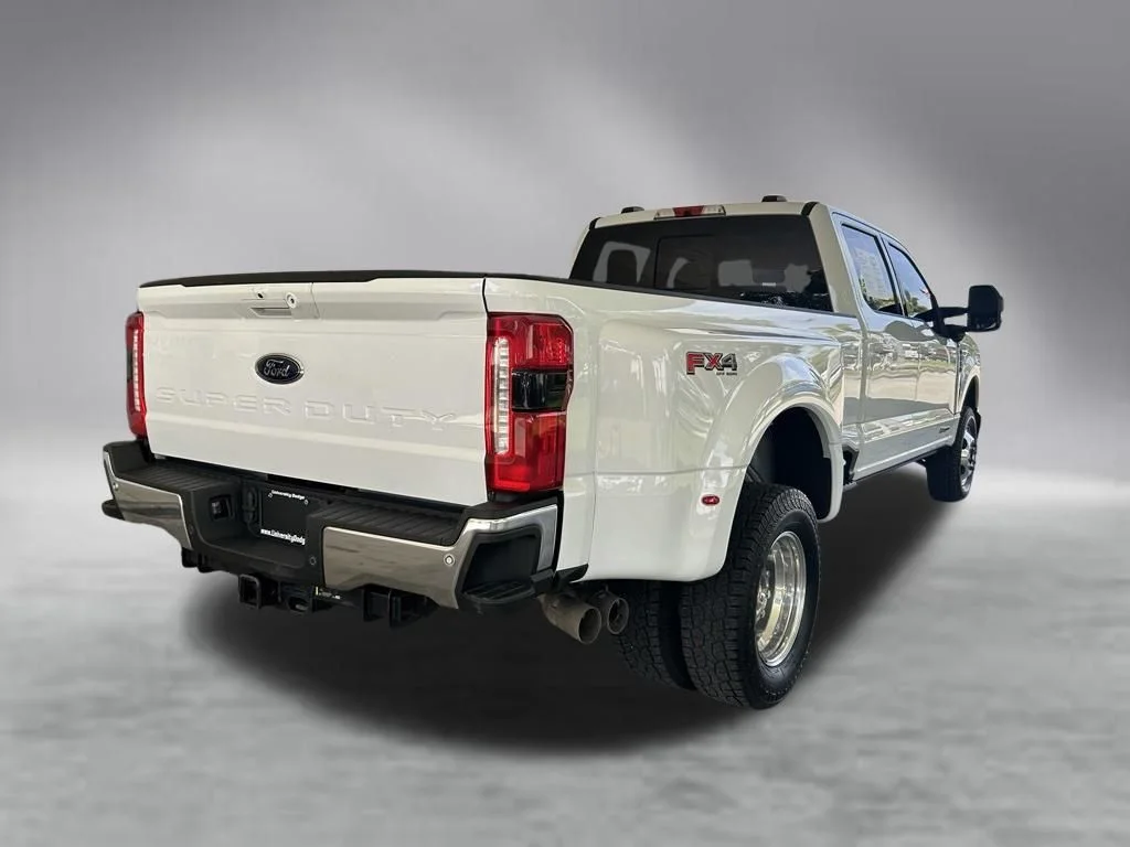 Used 2025 White Ford XL image 2