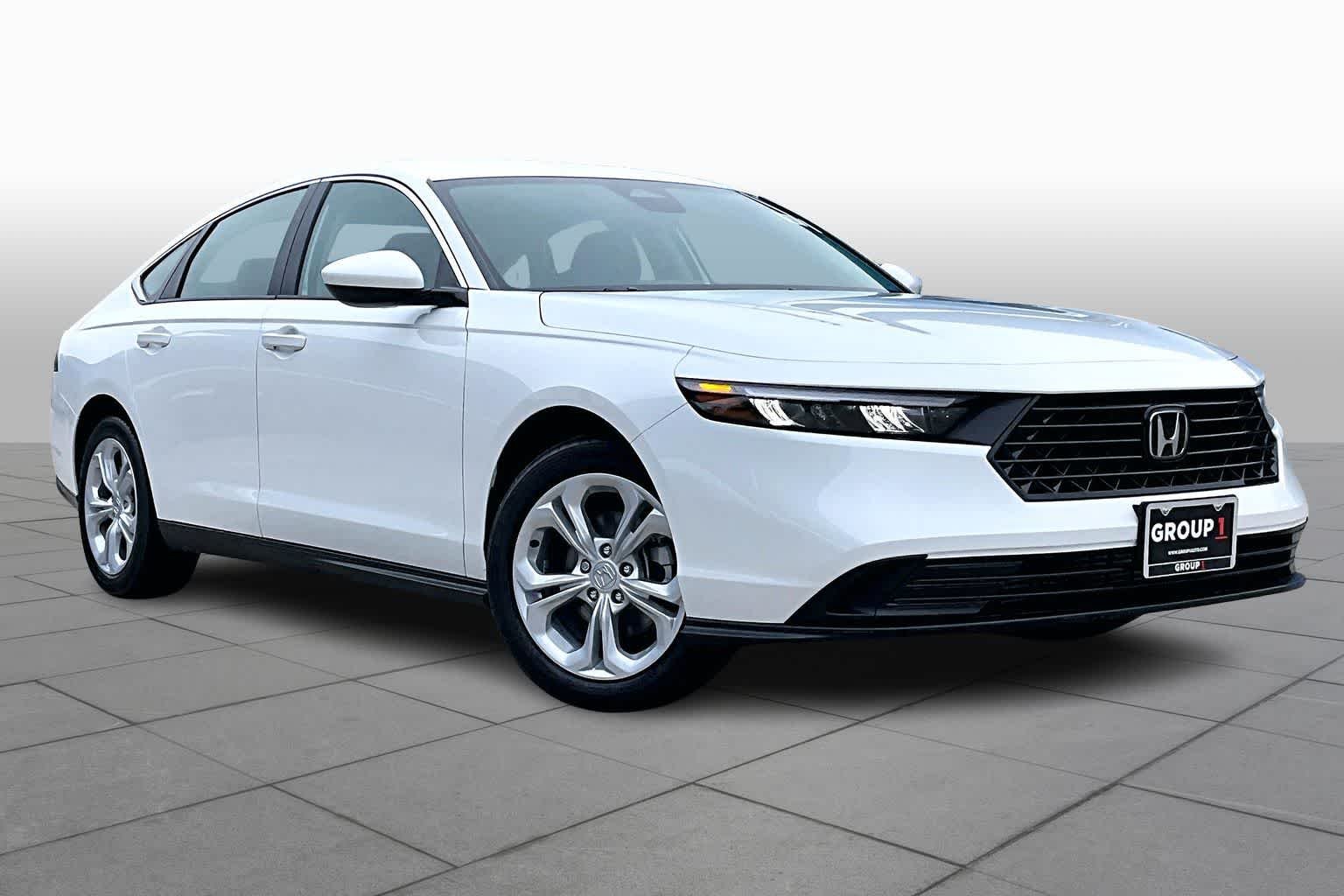 New 2026 Platinum White Pearl Honda LX image 2