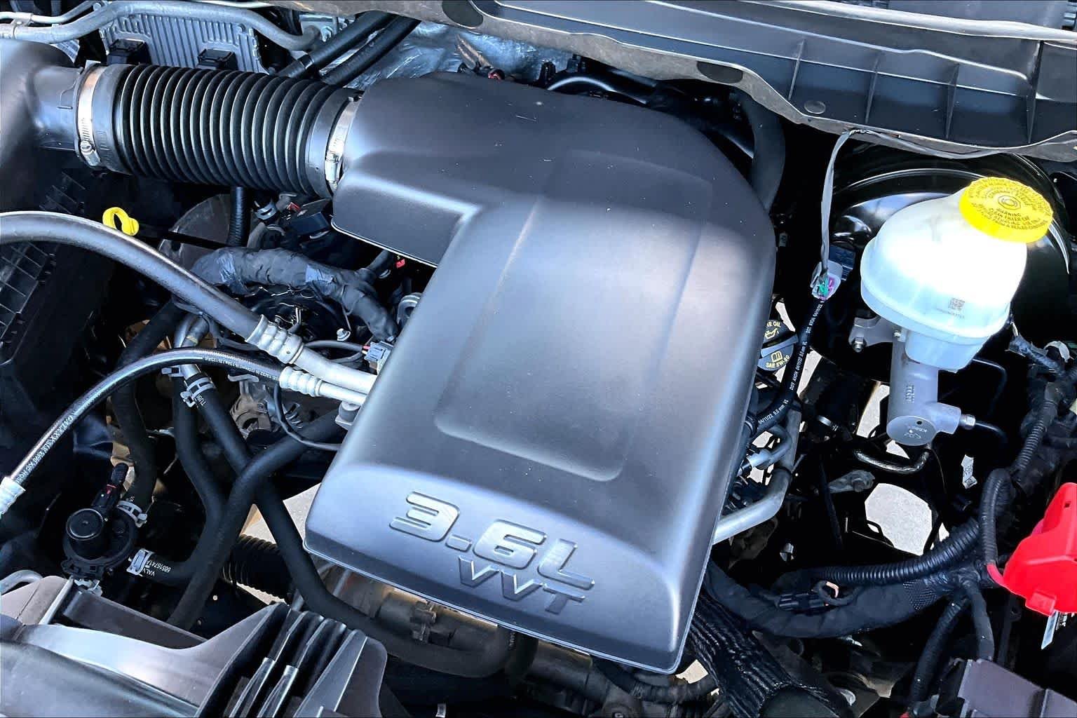 Used 2022 Billet Silver Metallic Clearcoat Ram Tradesman image 33