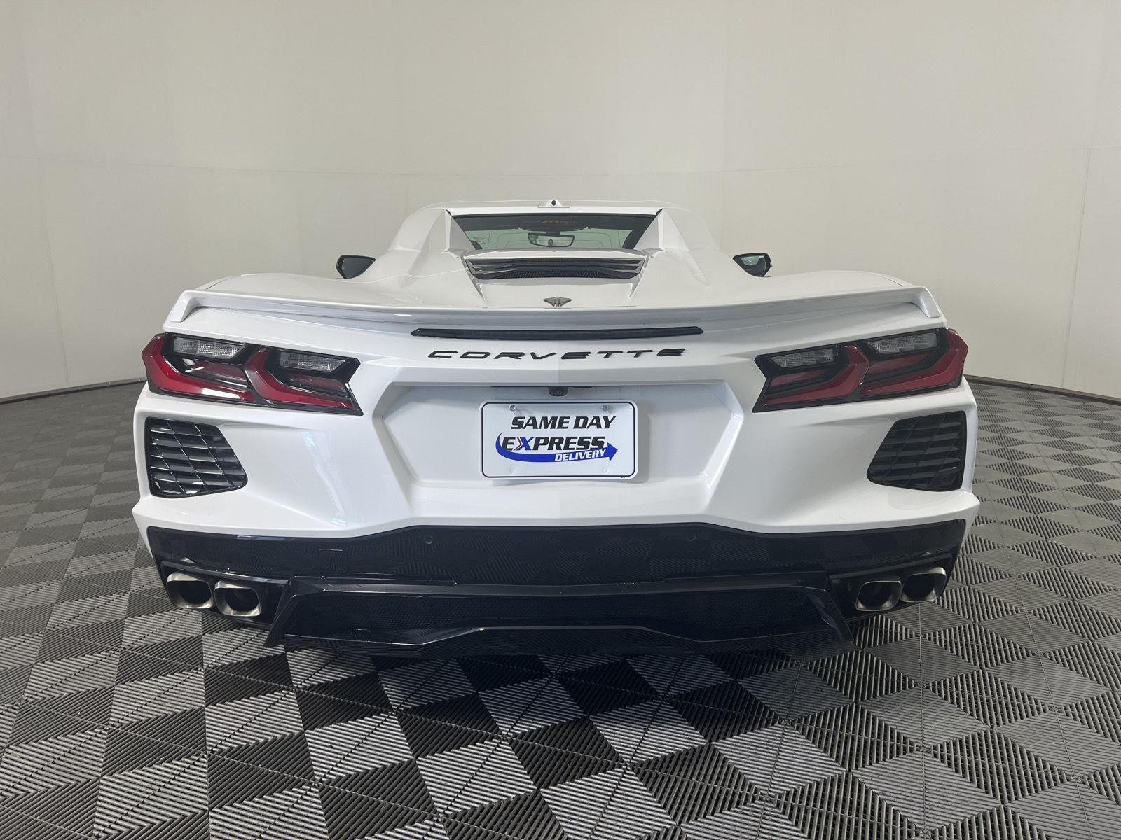 Used 2023 White Pearl Metallic Tricoat Chevrolet Stingray image 24