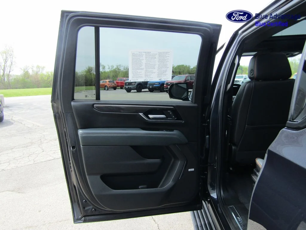 Certified Used 2025 Titanium Rush Metallic GMC AT4 image 42