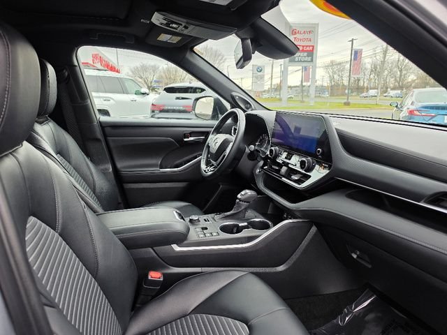 2023 Toyota Highlander XSE - Photo 11