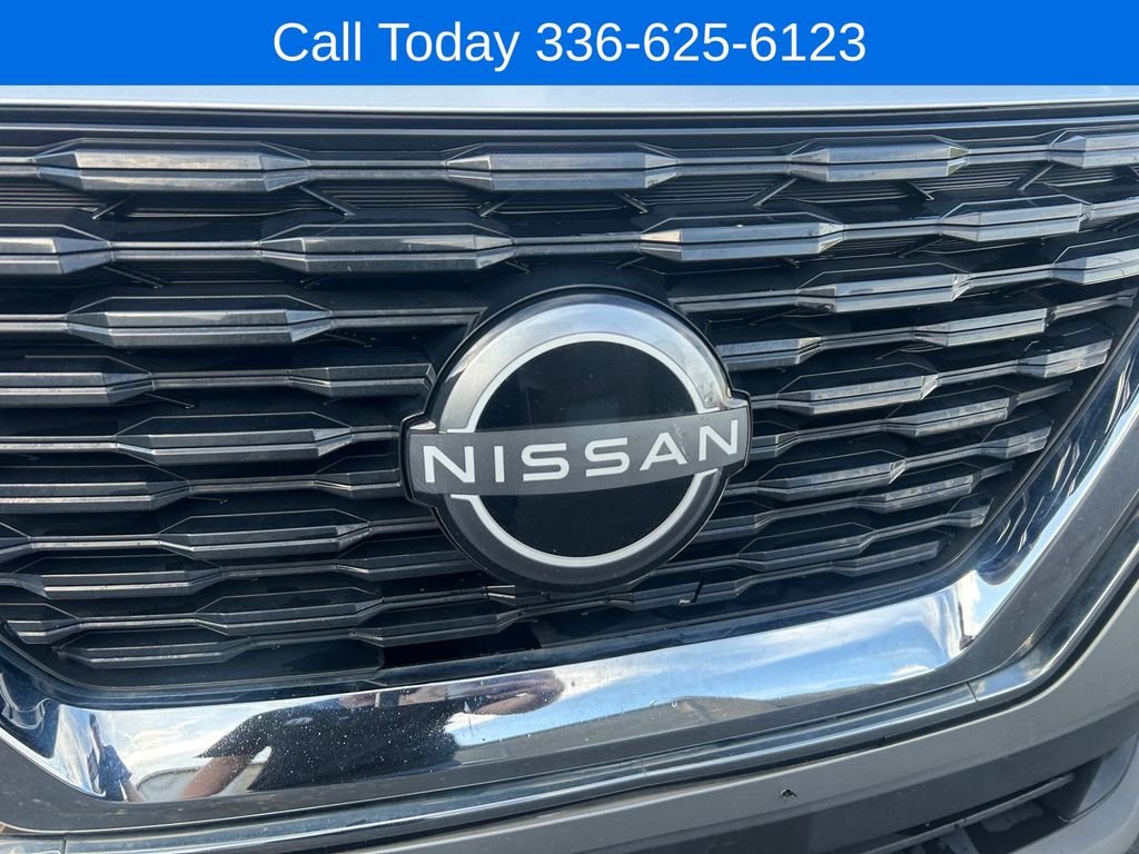 Used 2022 Silver Nissan SV image 10