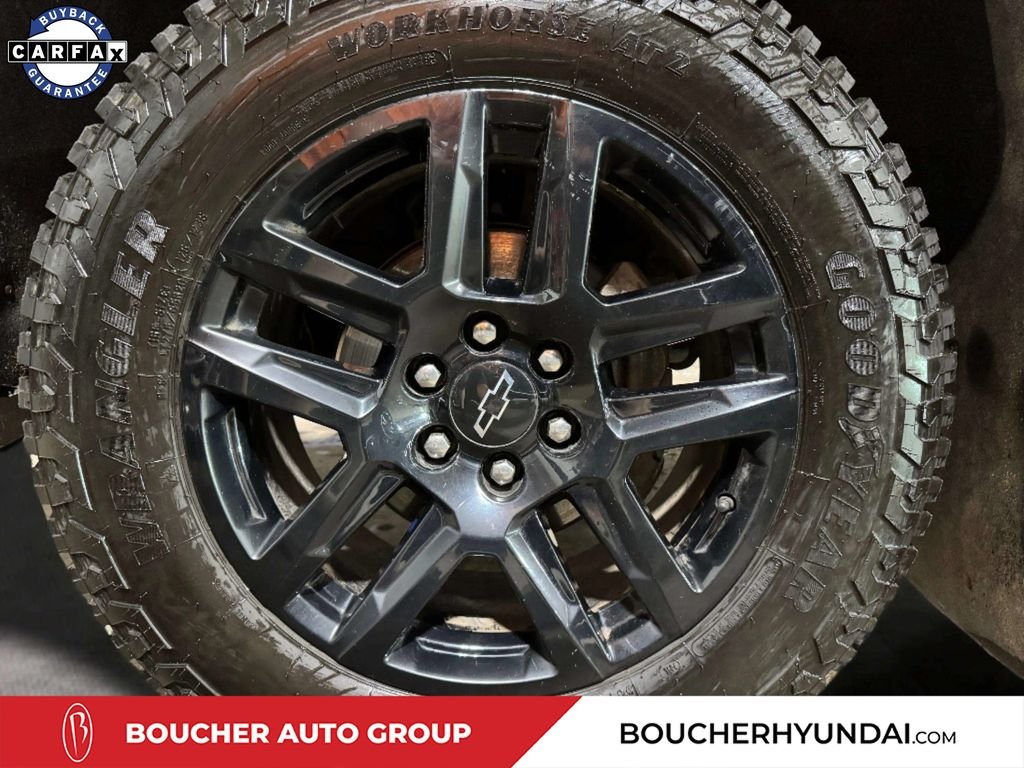 Used 2022 Black Chevrolet RST image 32