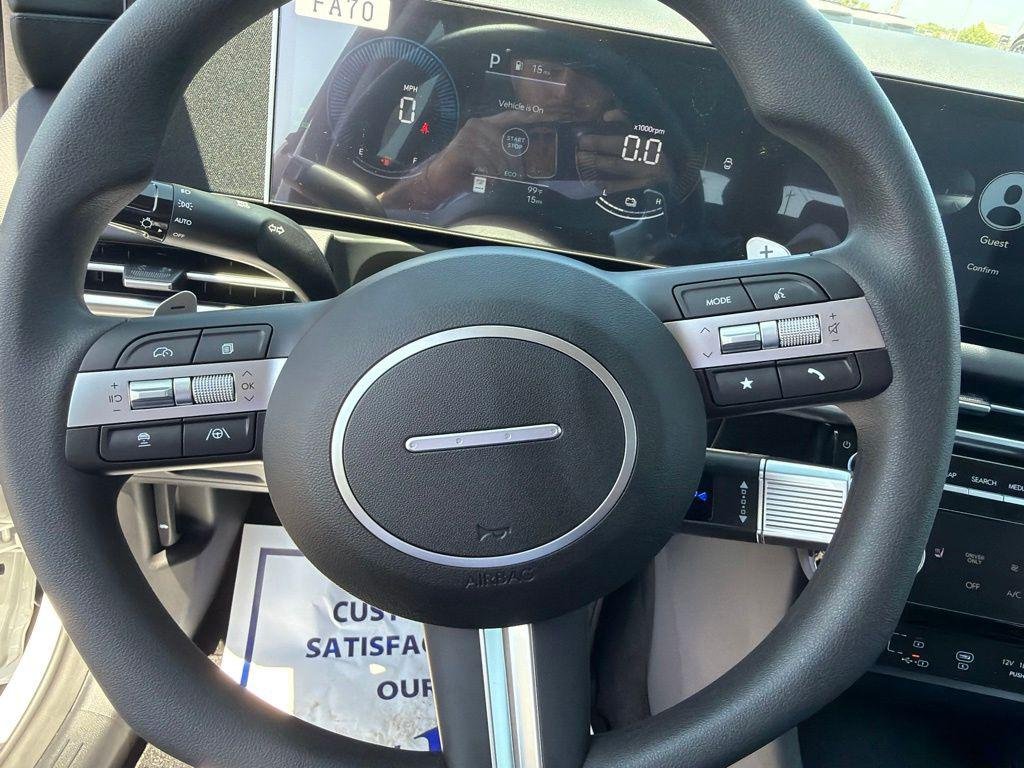 New 2026 White Hyundai SEL FWD image 15