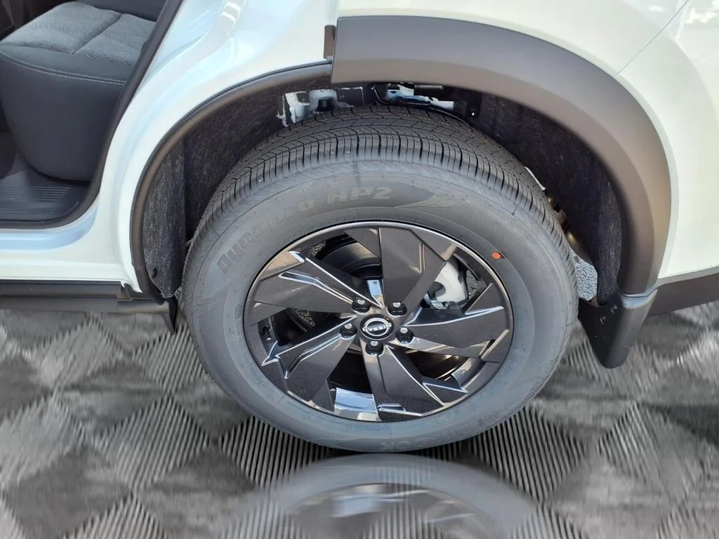 New 2026 Everest White Pearl TriCoat Nissan SV image 23