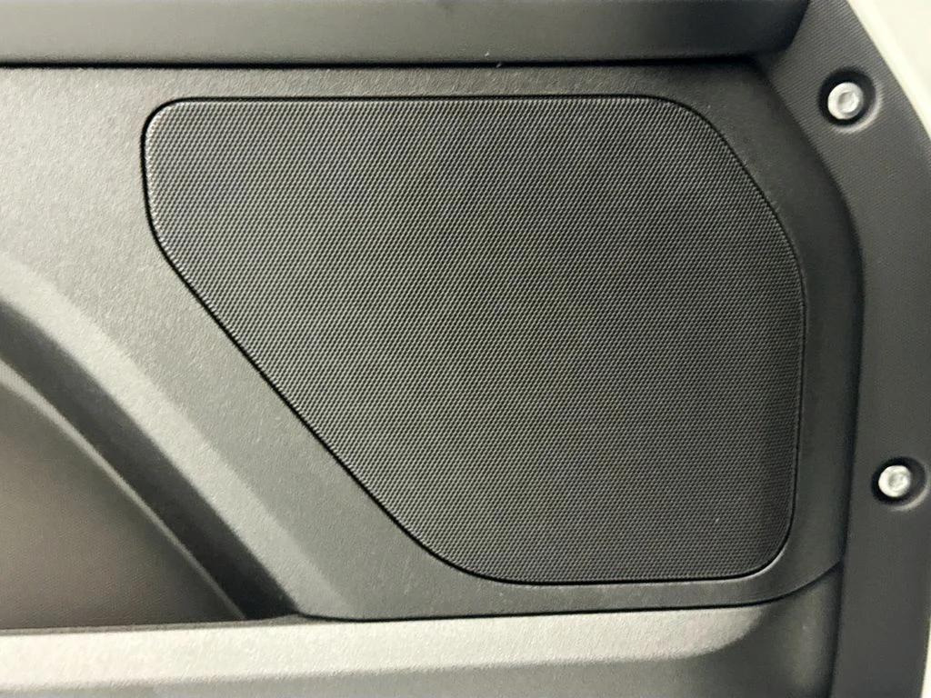 New 2026 Fuji White Land Rover X-Dynamic SE image 19