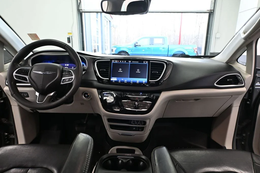 2022 Chrysler Pacifica Touring L - Photo 24