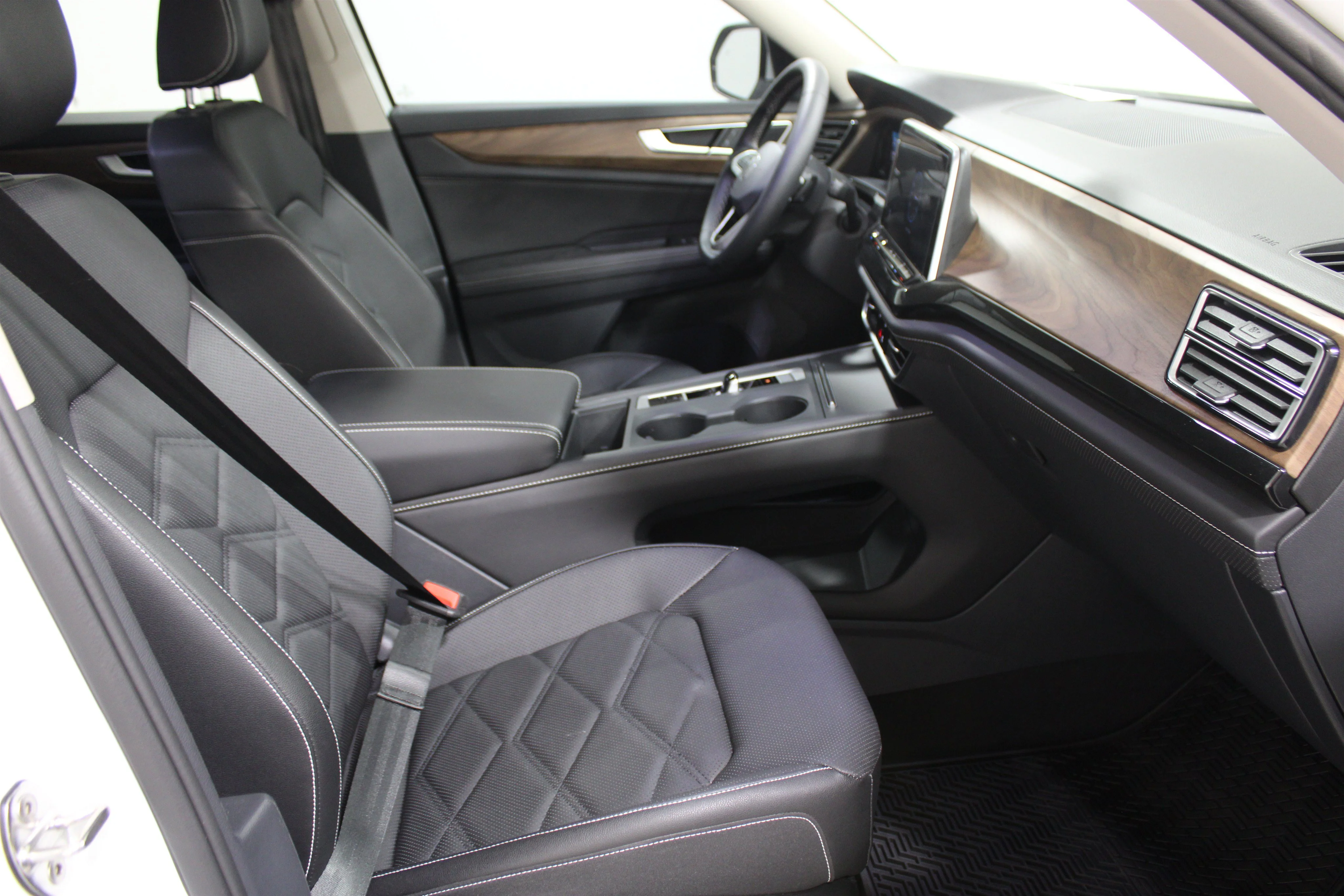 2025 Volkswagen Atlas SE - Photo 26