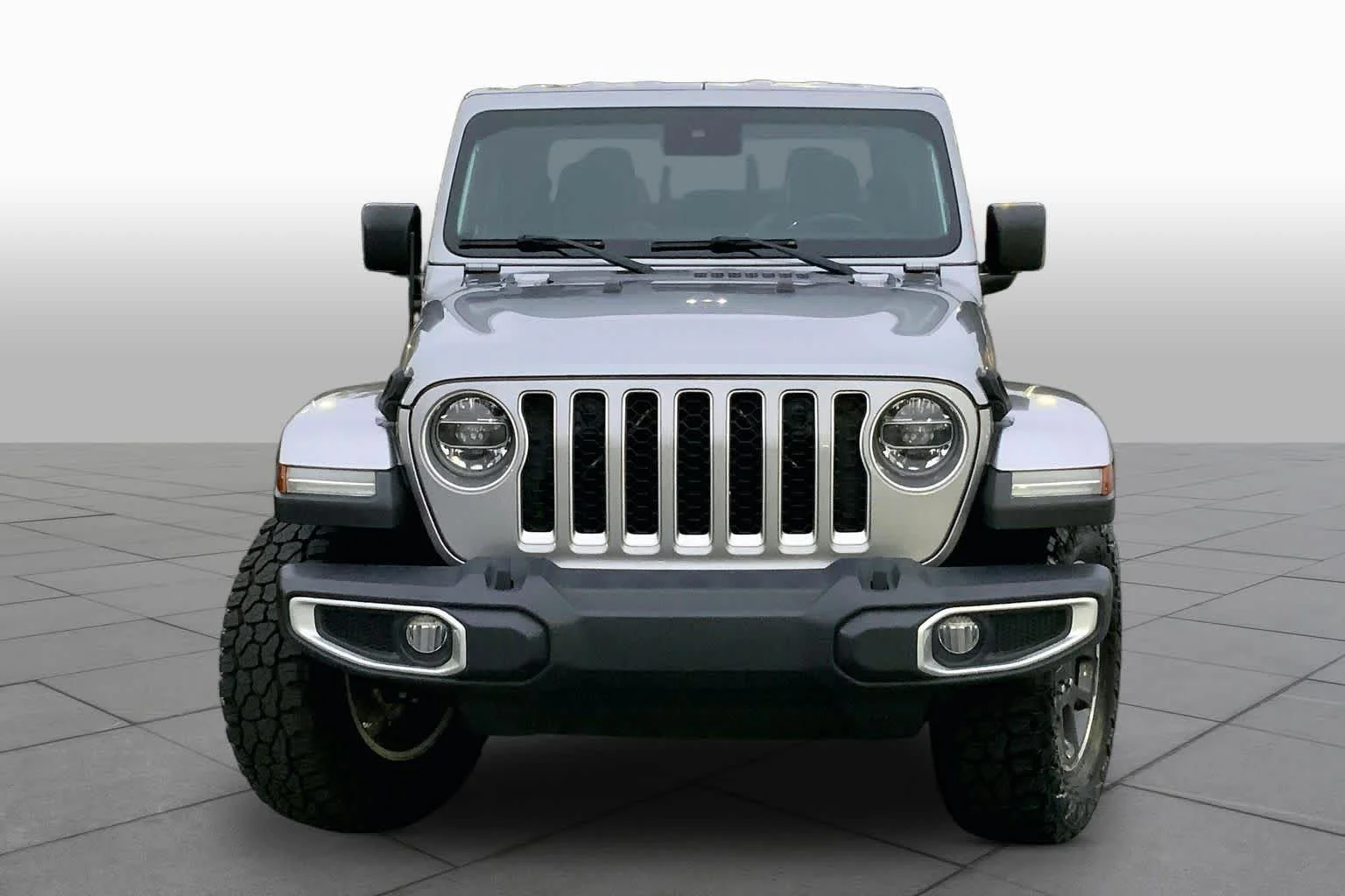 Used 2020 Billet Silver Metallic Clearcoat Jeep North Edition image 4