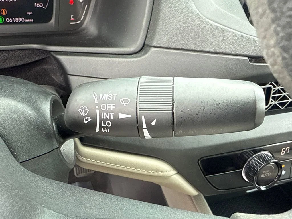 Used 2023 Red Honda LX image 31