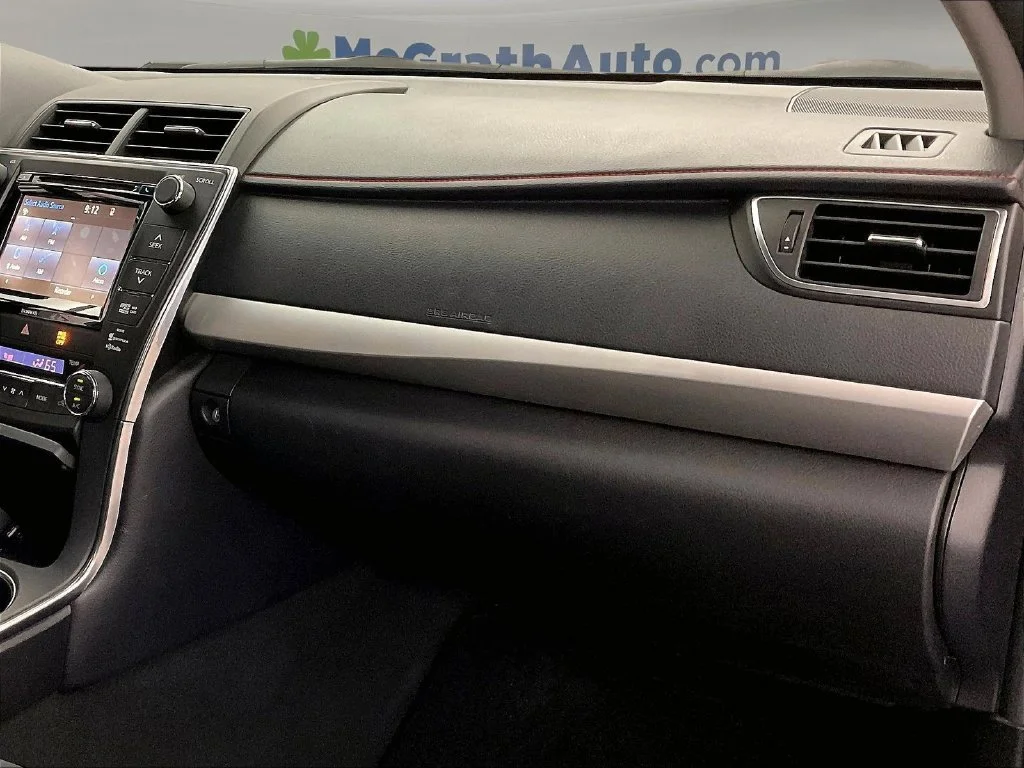 Used 2016 Blue Toyota XSE V6 image 21