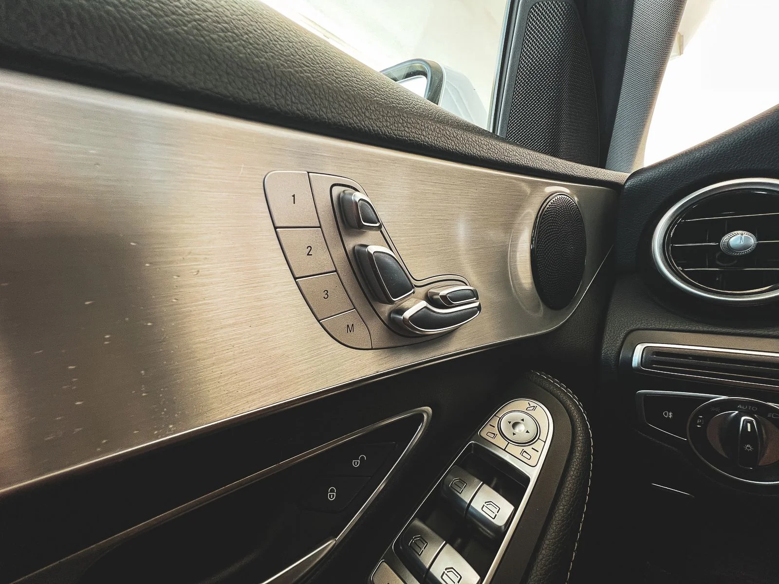 Used 2018 White Mercedes-Benz C 300 image 29