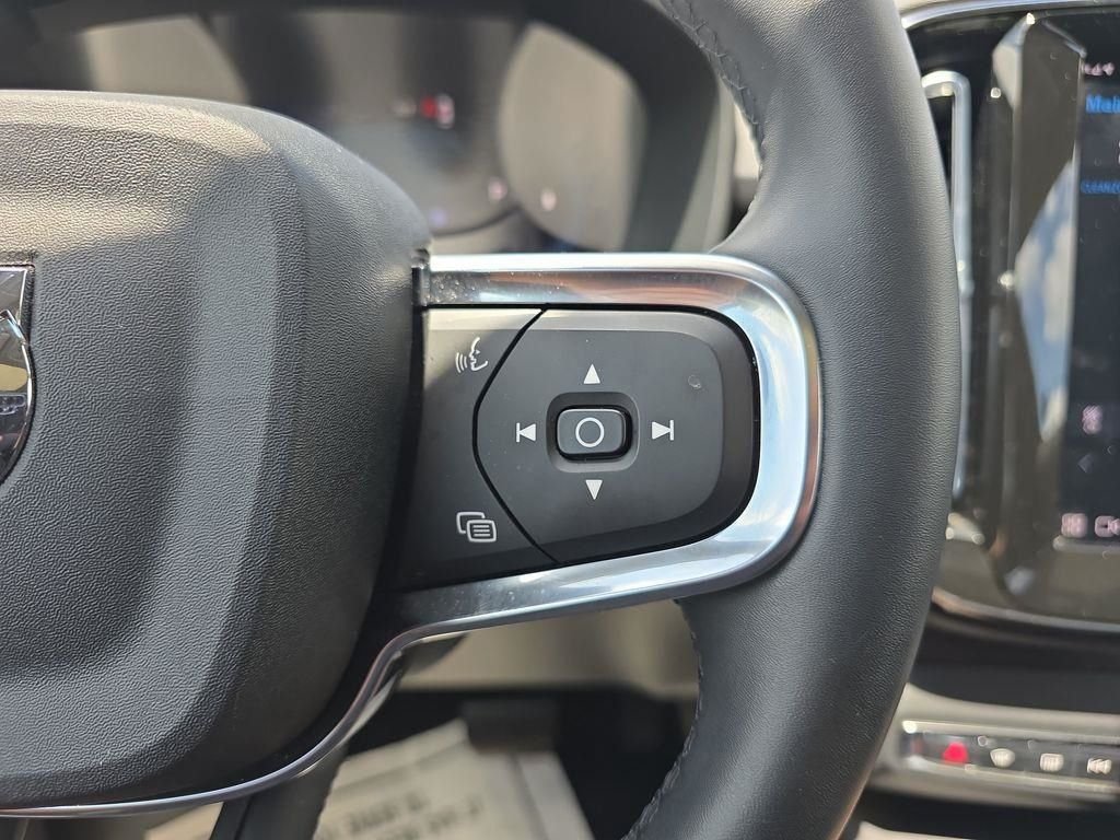 2023 Volvo XC40 Plus - Photo 24
