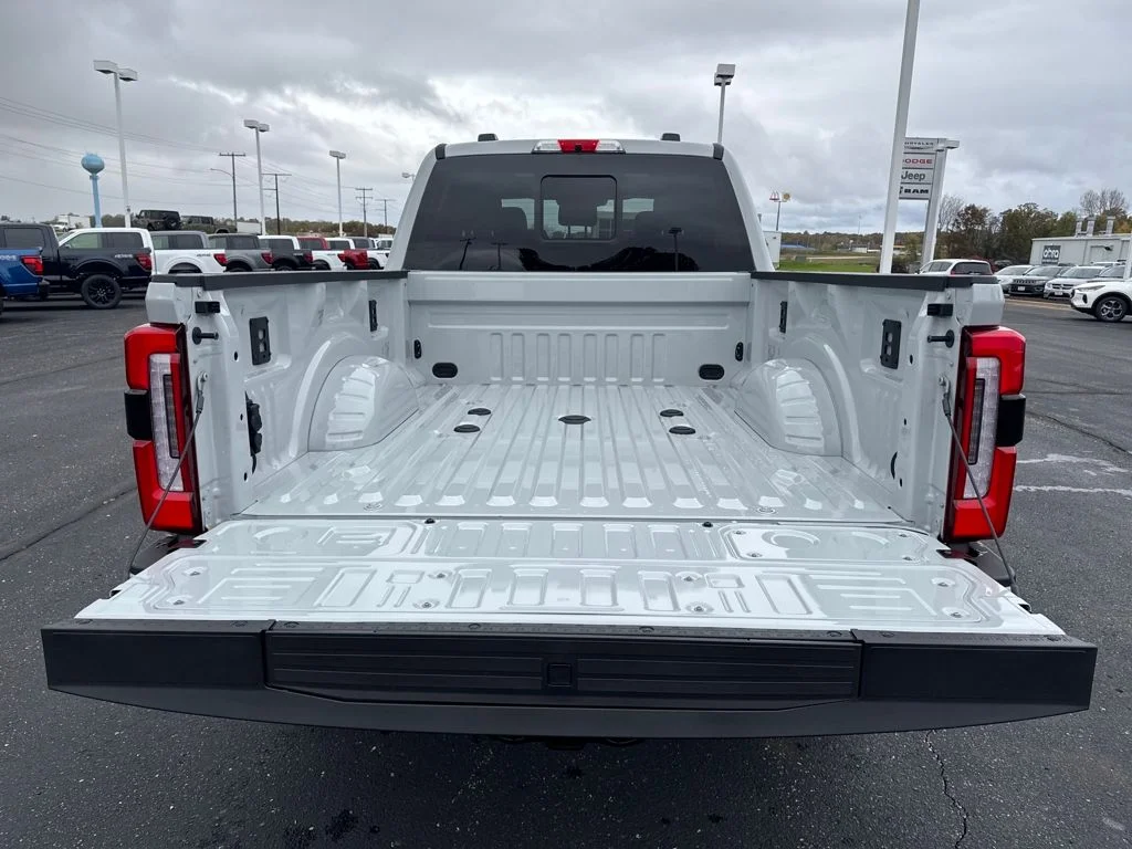 2026 Ford F-350 Super Duty Platinum - Photo 23