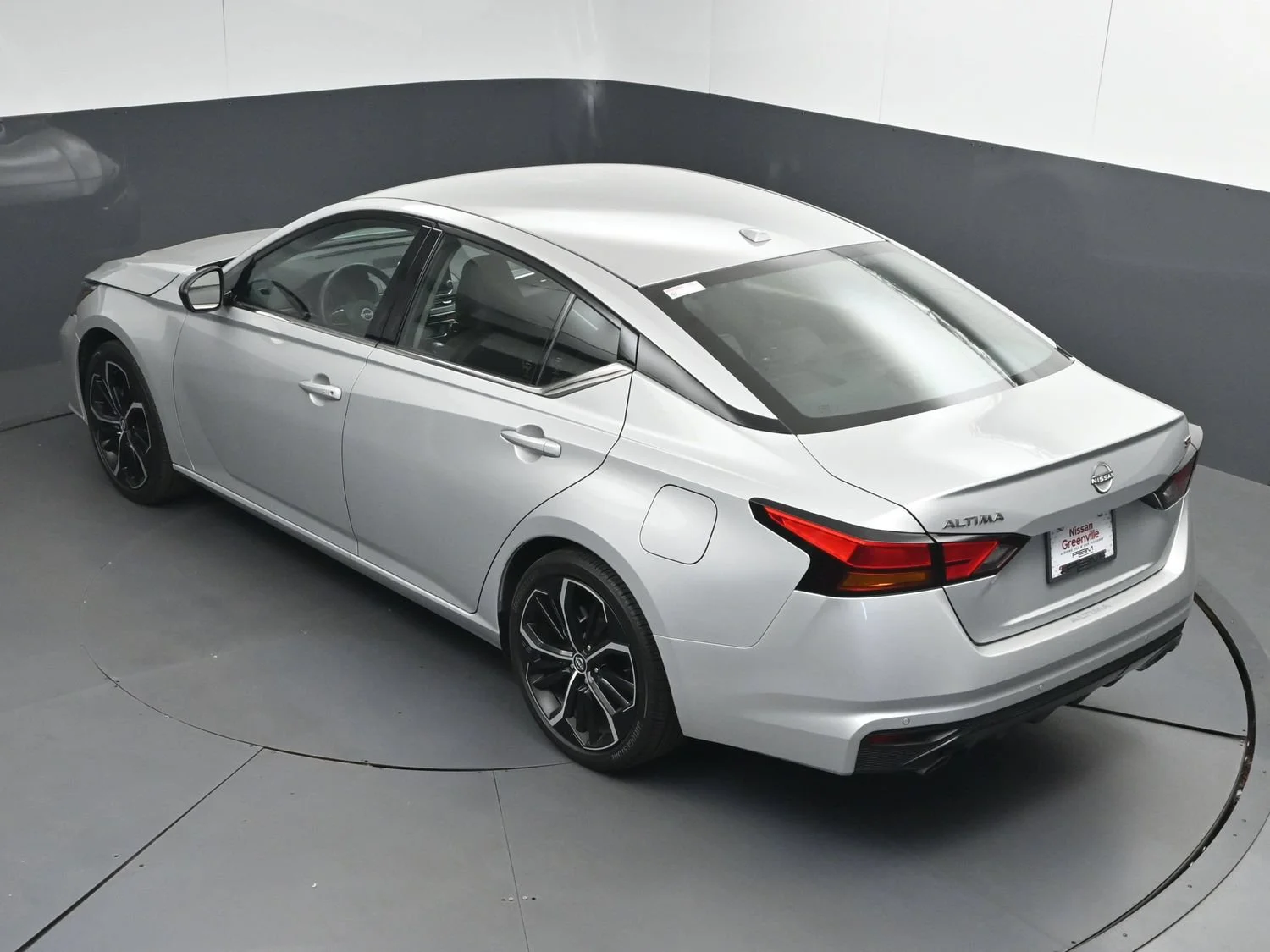 Certified Used 2025 Brilliant Silver Metallic Nissan SR image 34