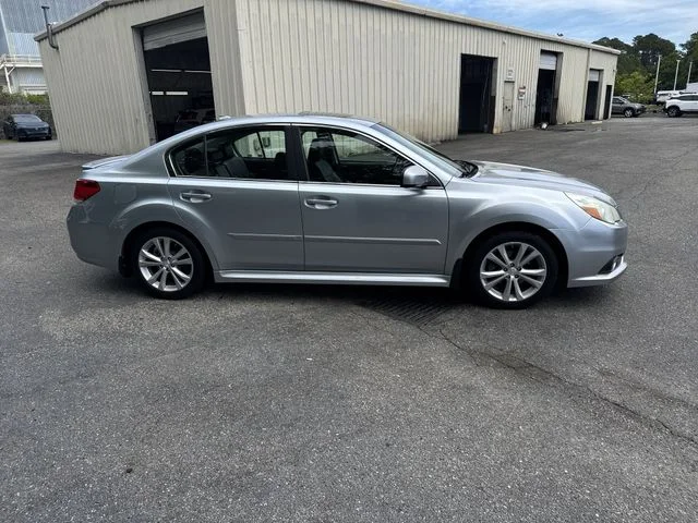 Used 2013 Silver Subaru 2.5i image 4
