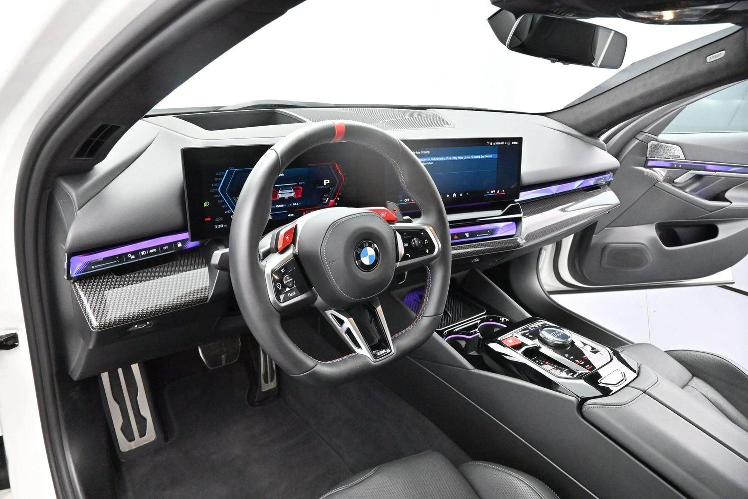 Used 2025 Alpine White BMW Sedan image 14