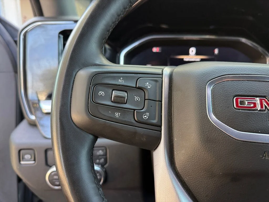 Used 2025 Silver GMC SLT image 24