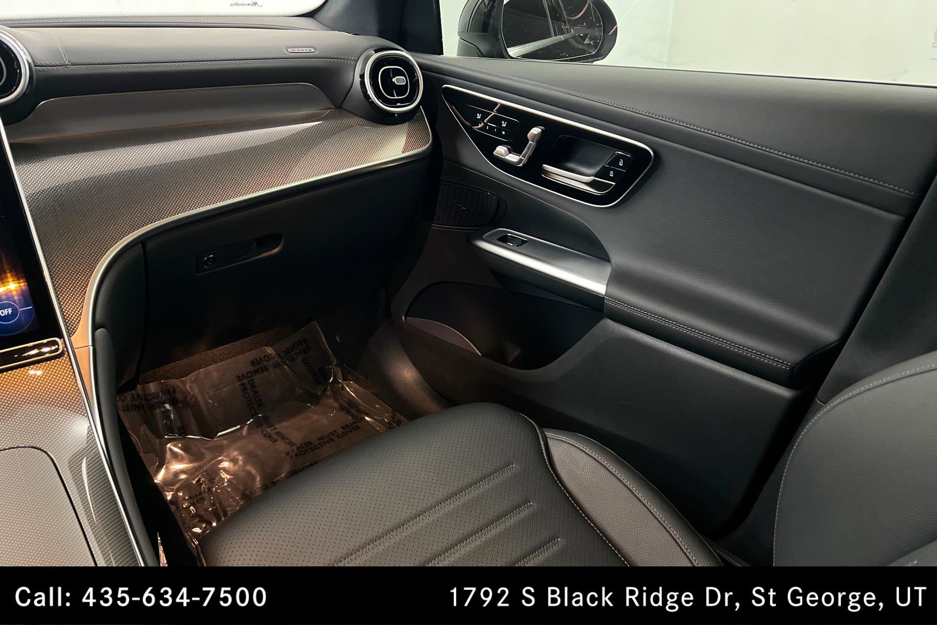 Certified Used 2026 Black Mercedes-Benz GLC 300 image 11