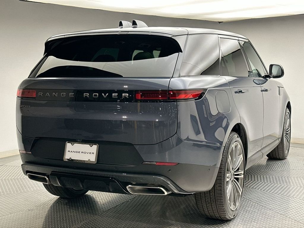 New 2026 Varesine Blue LAND ROVER SE image 3