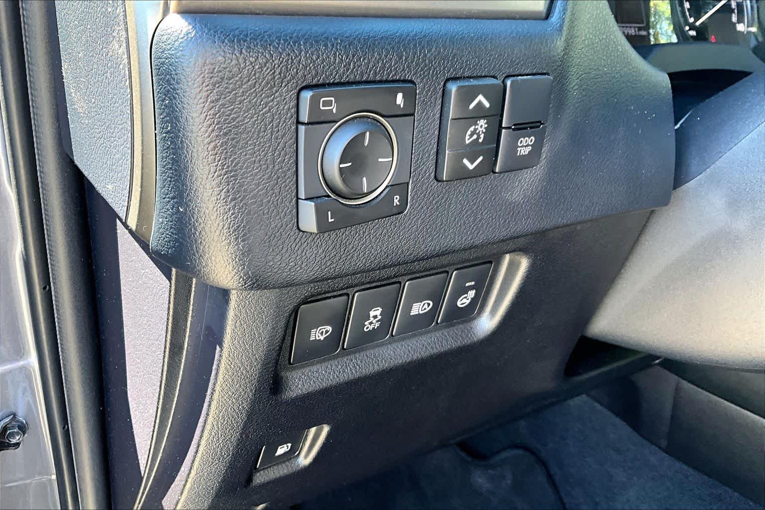 Used 2023 Nebula Gray Pearl Lexus Premium image 33