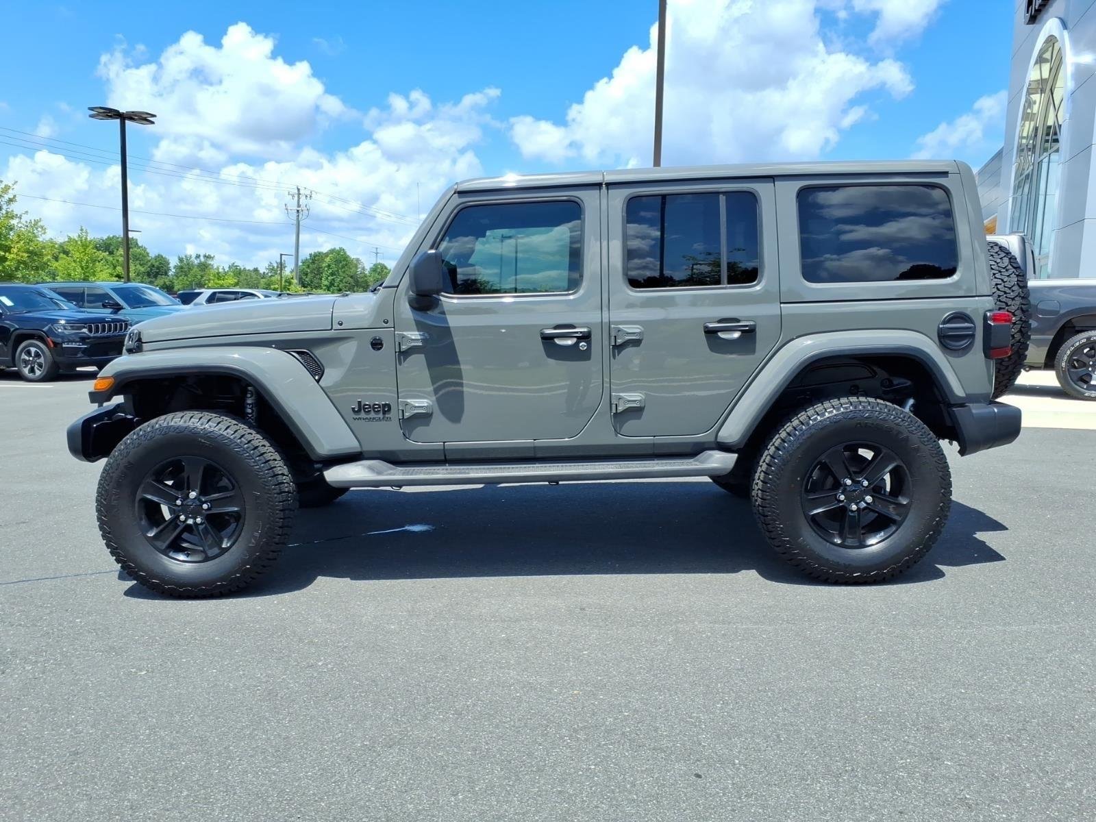 Used 2021 Sting-Grey Jeep Unlimited Altitude image 3