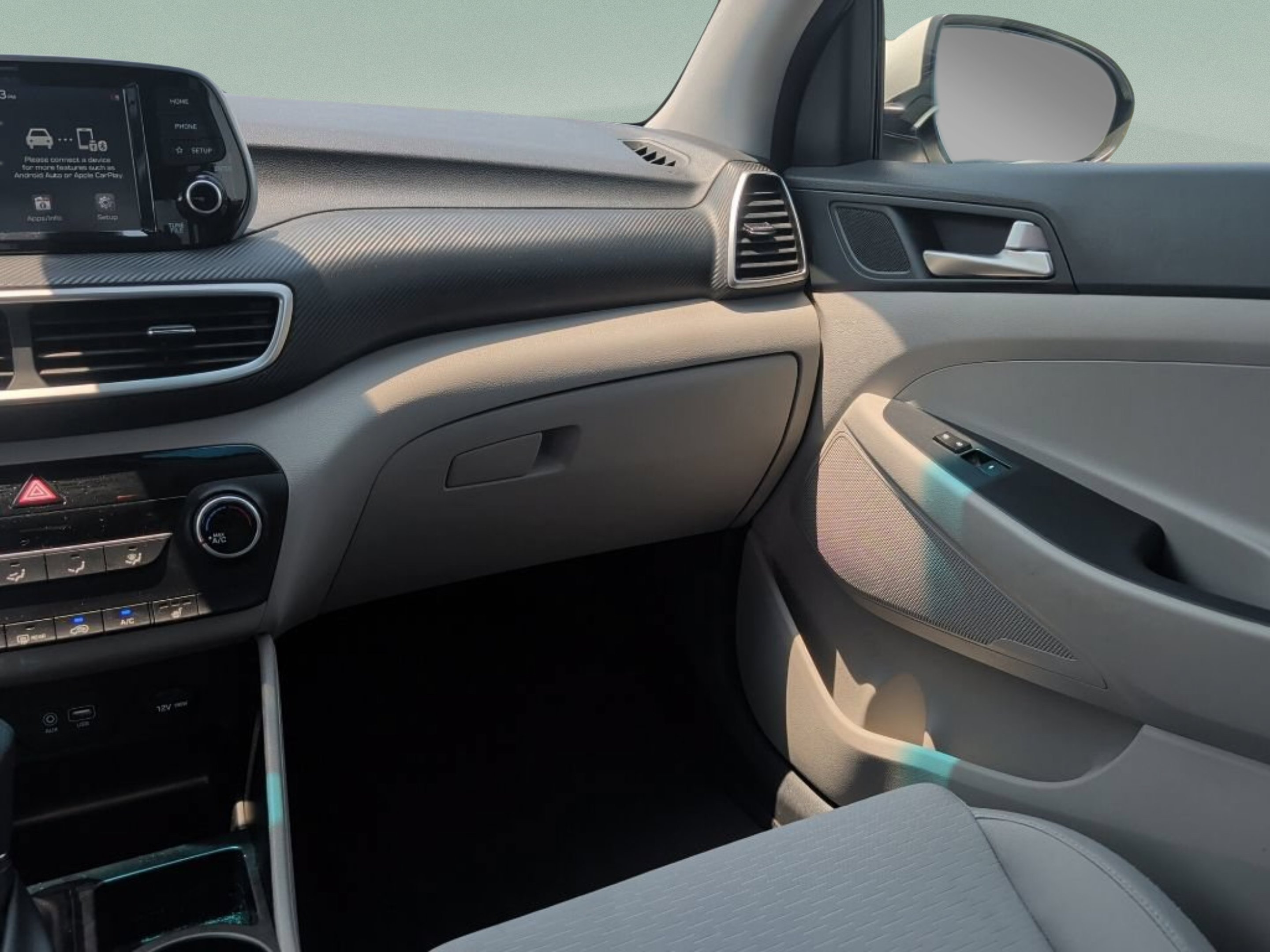 Used 2020 Winter White Hyundai Value image 33