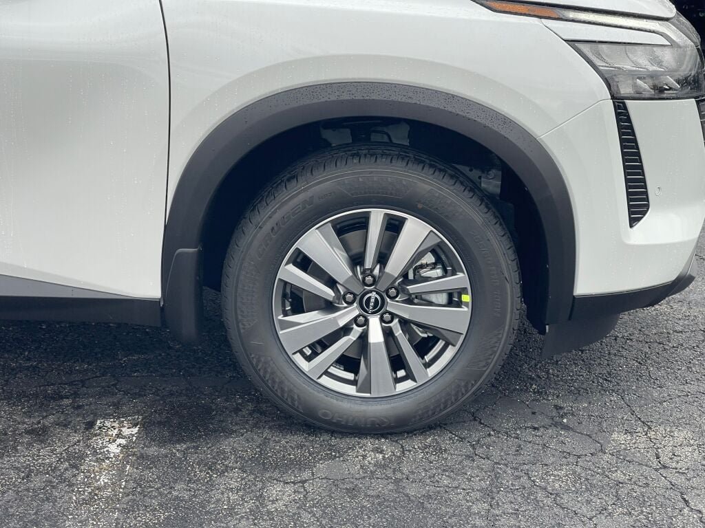 New 2026 Everest White Pearl Tricoat Nissan SL image 26