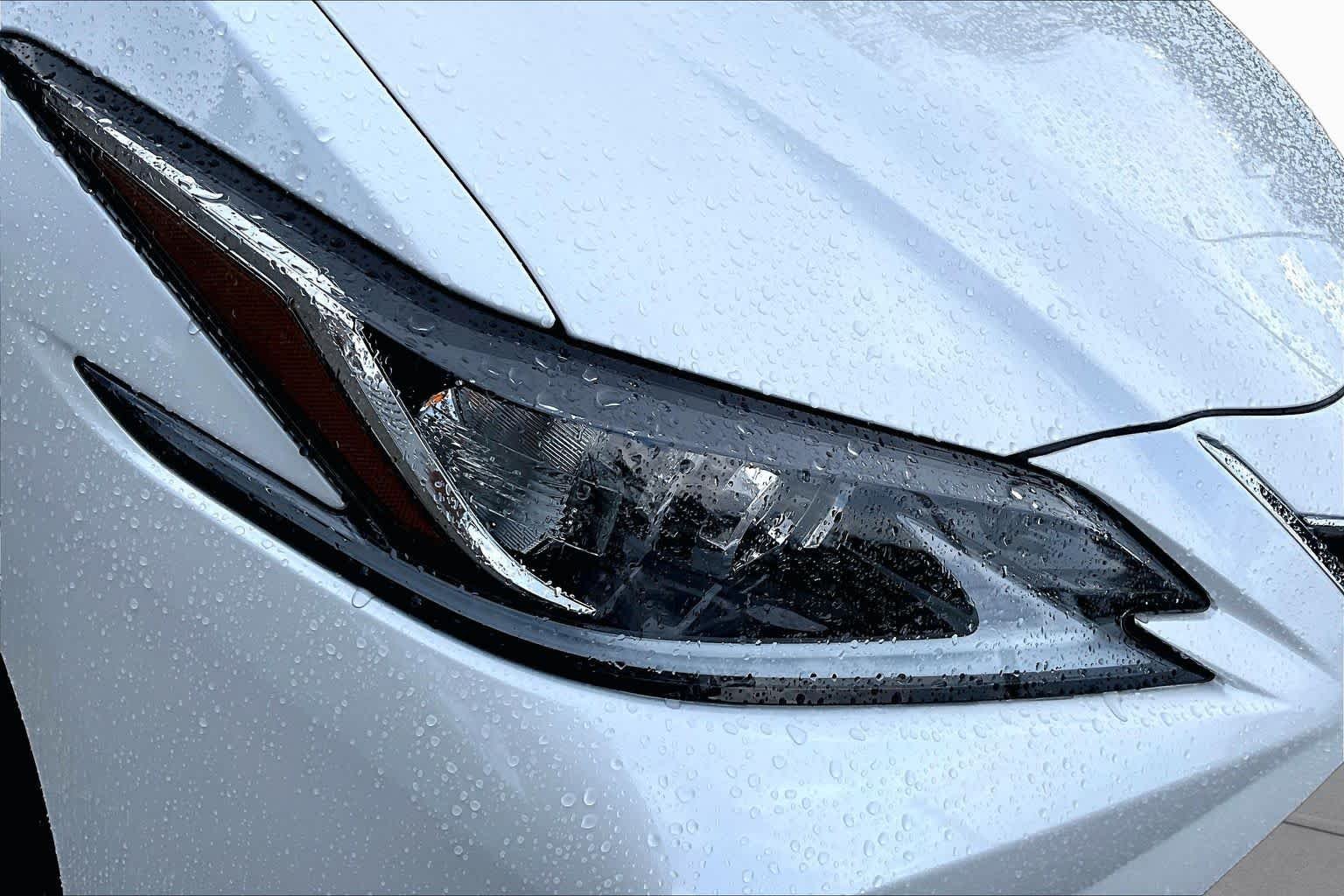 Used 2025 Eminent White Pearl Lexus  image 28
