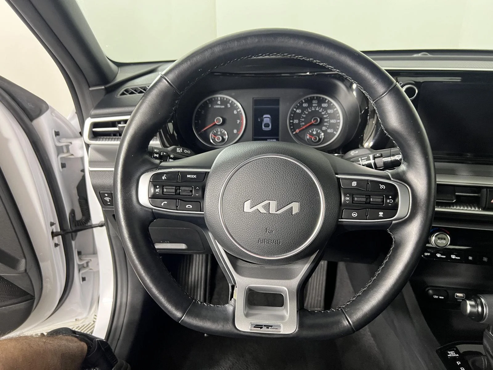 Used 2024 Glacial White Pearl Kia GT-Line image 18