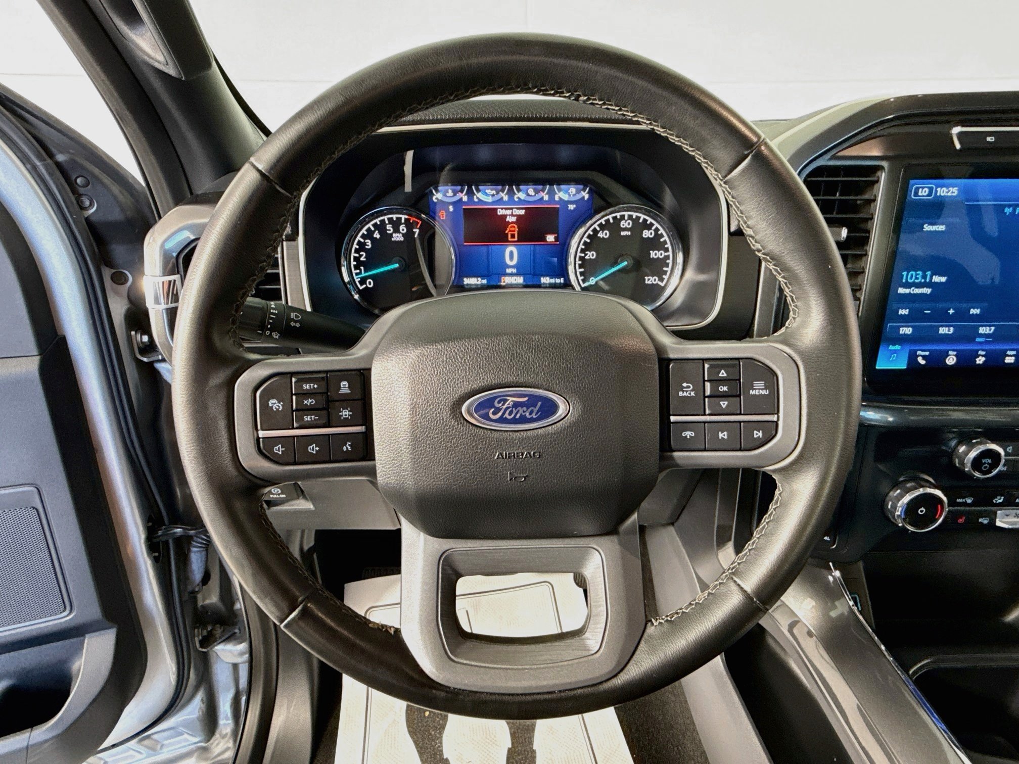 Used 2023 Iconic Silver Metallic Ford XLT image 11