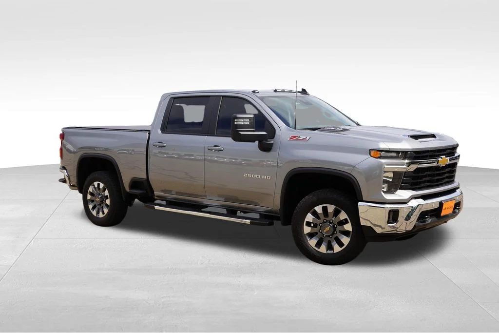 Used 2025 Sterling Gray Metallic Chevrolet LT image 2
