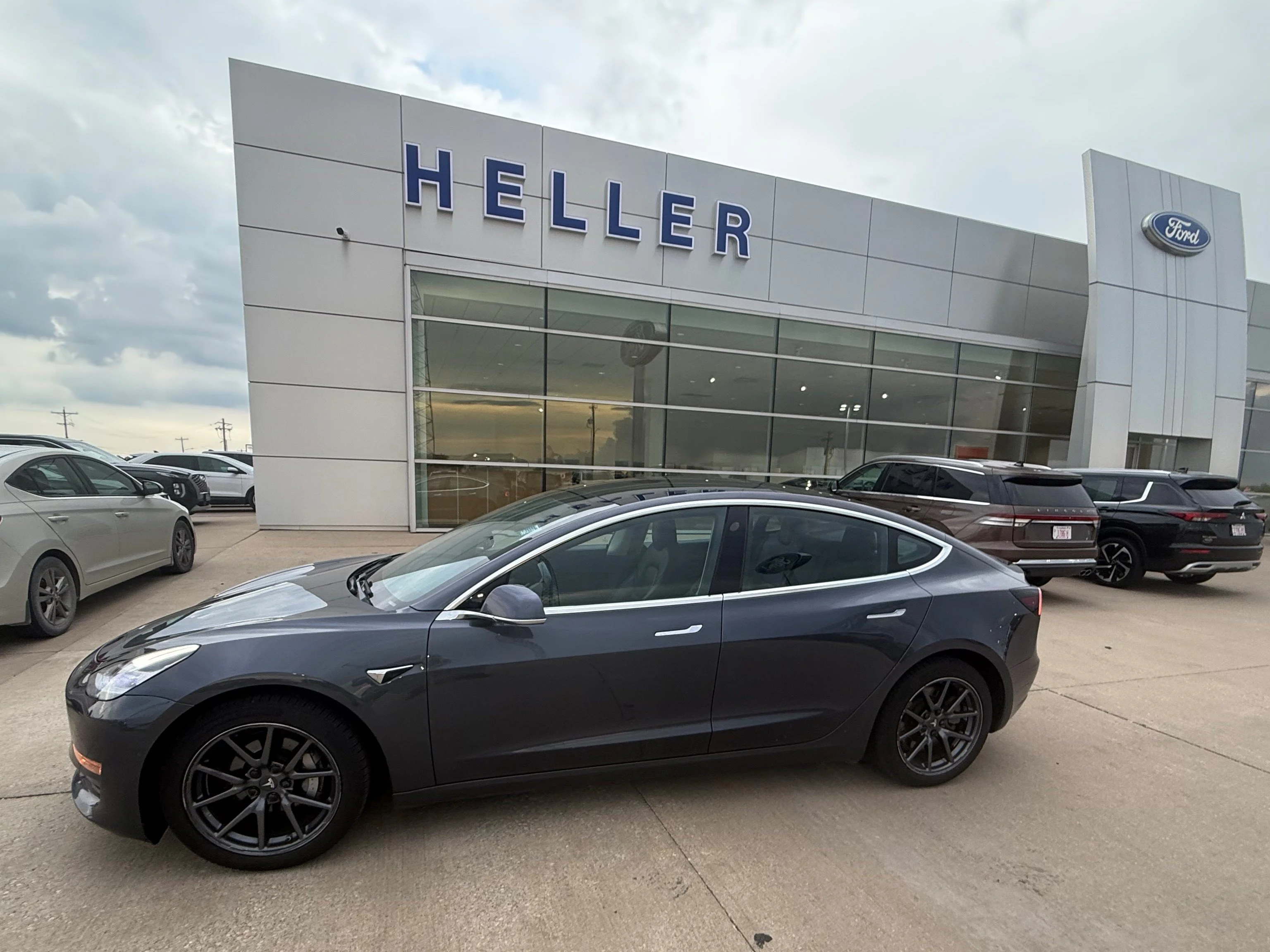 Used 2019 Gray Tesla Standard Range Plus image 3