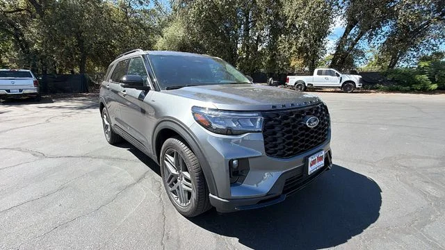 New 2026 Gray Ford ST-Line image 2