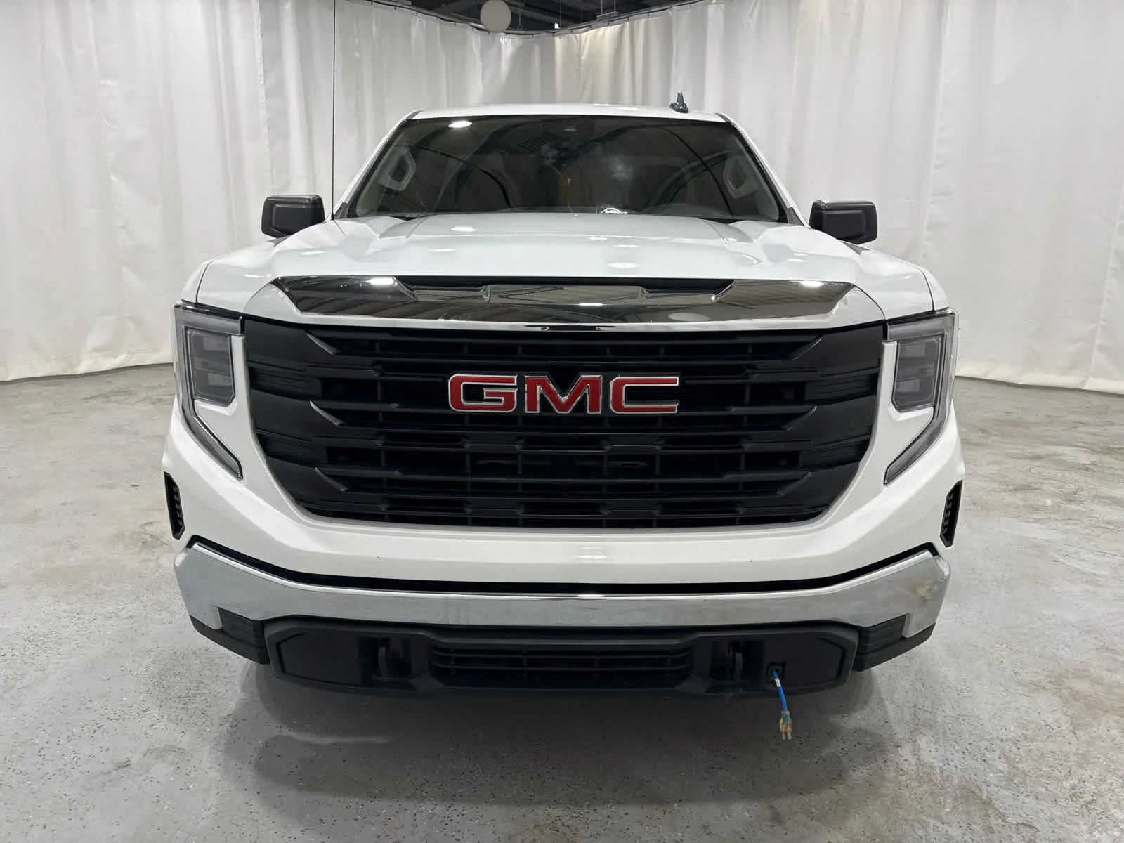 Certified Used 2025 Summit White GMC Pro image 8