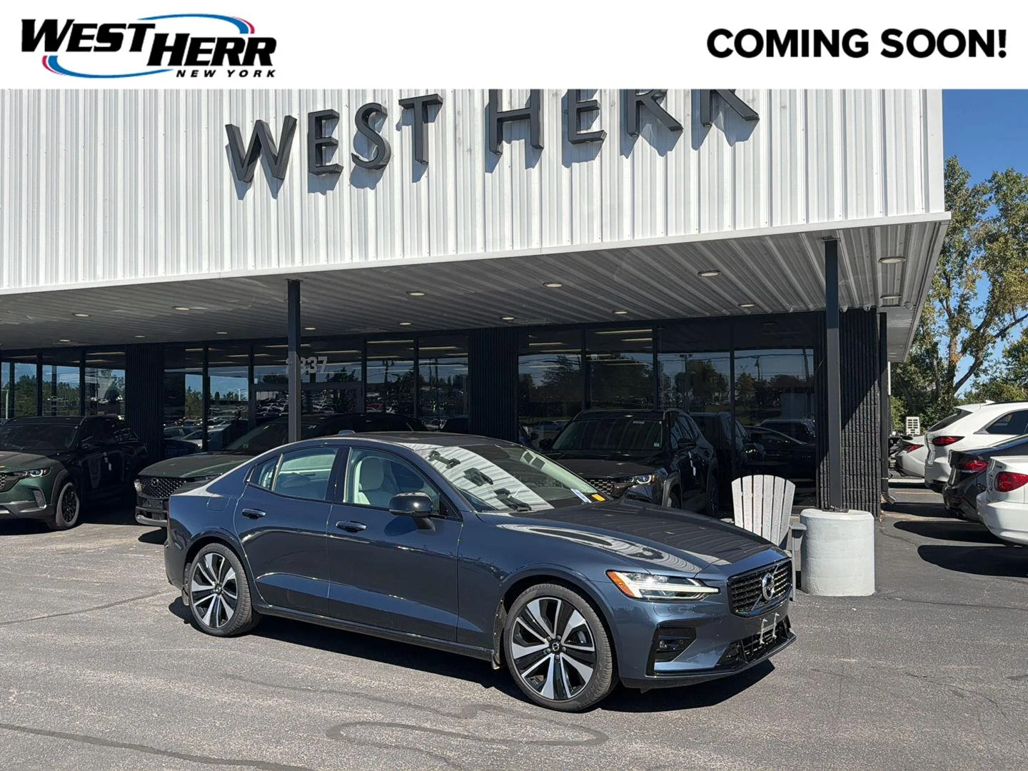 Used 2022 Denim Blue Metallic Volvo Momentum image 1