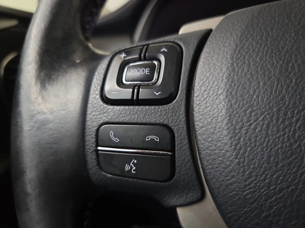 Used 2017  Lexus 200t F Sport image 20