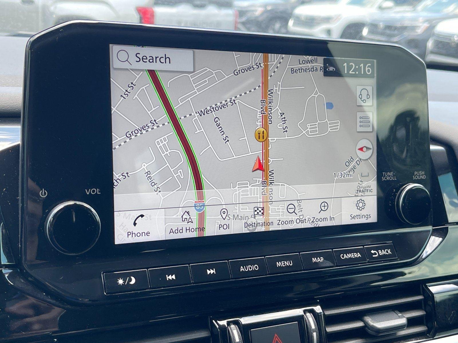 Used 2025 Everest White Pearl Tricoat Nissan SL image 25