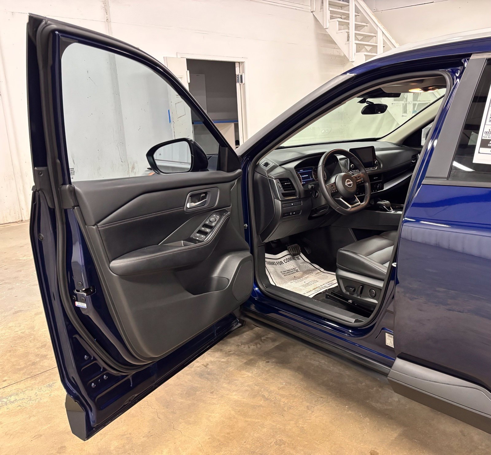 Used 2024 Blue Nissan SV image 21