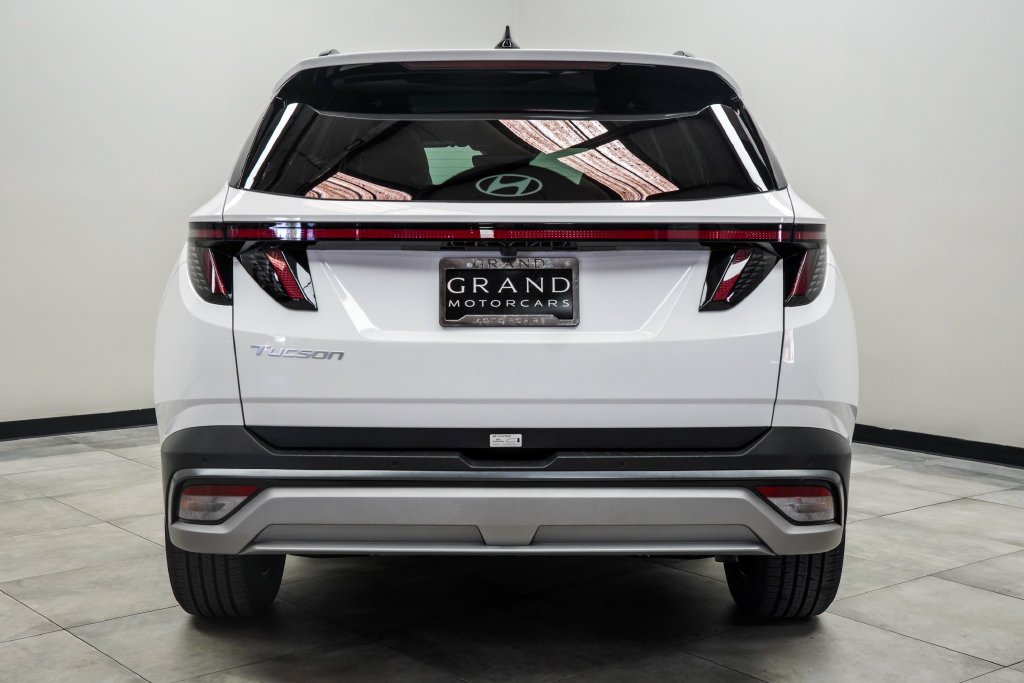 Used 2025 White Hyundai Limited image 10
