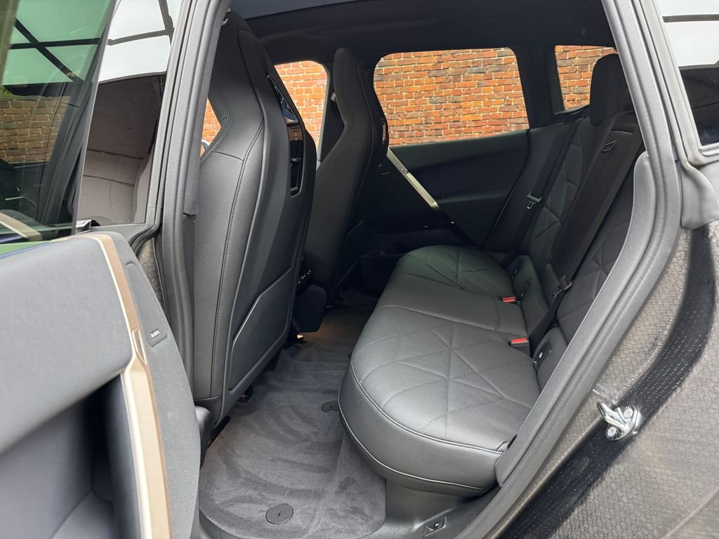 2026 BMW iX 60 - Photo 25