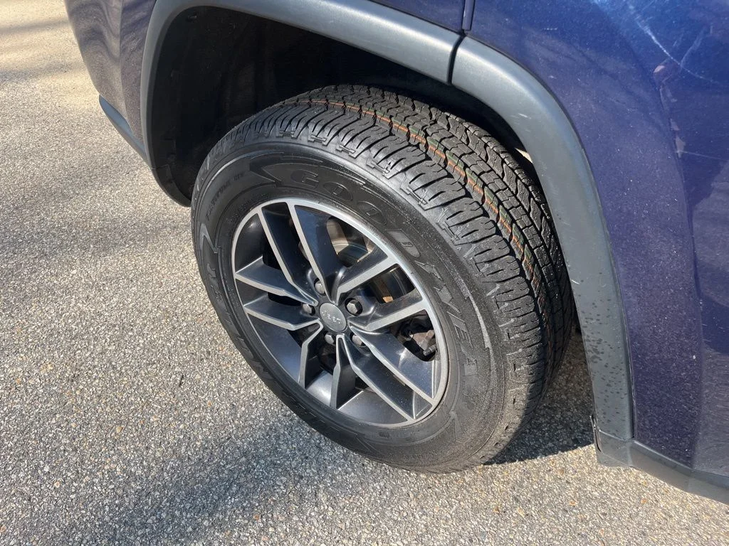Used 2018 True Blue Jeep Limited image 7