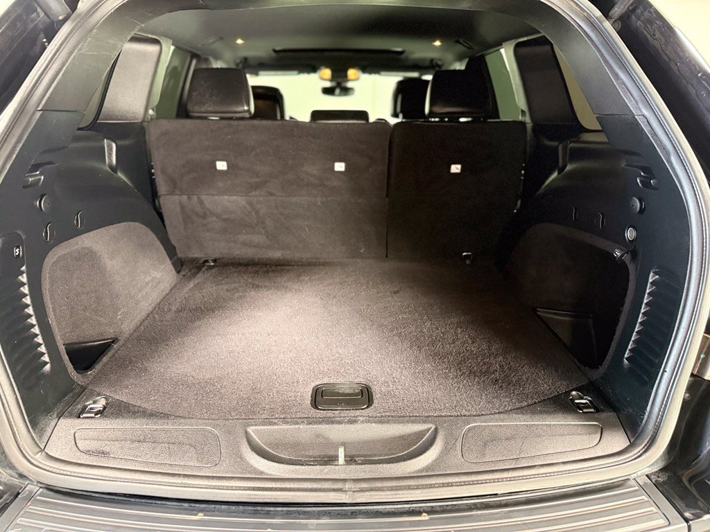 Used 2020 Black Jeep Altitude image 19