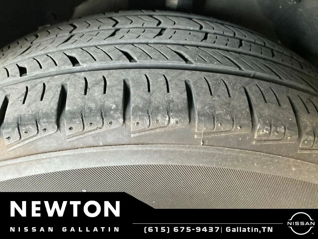 Used 2022 White Nissan 2.5 S image 13