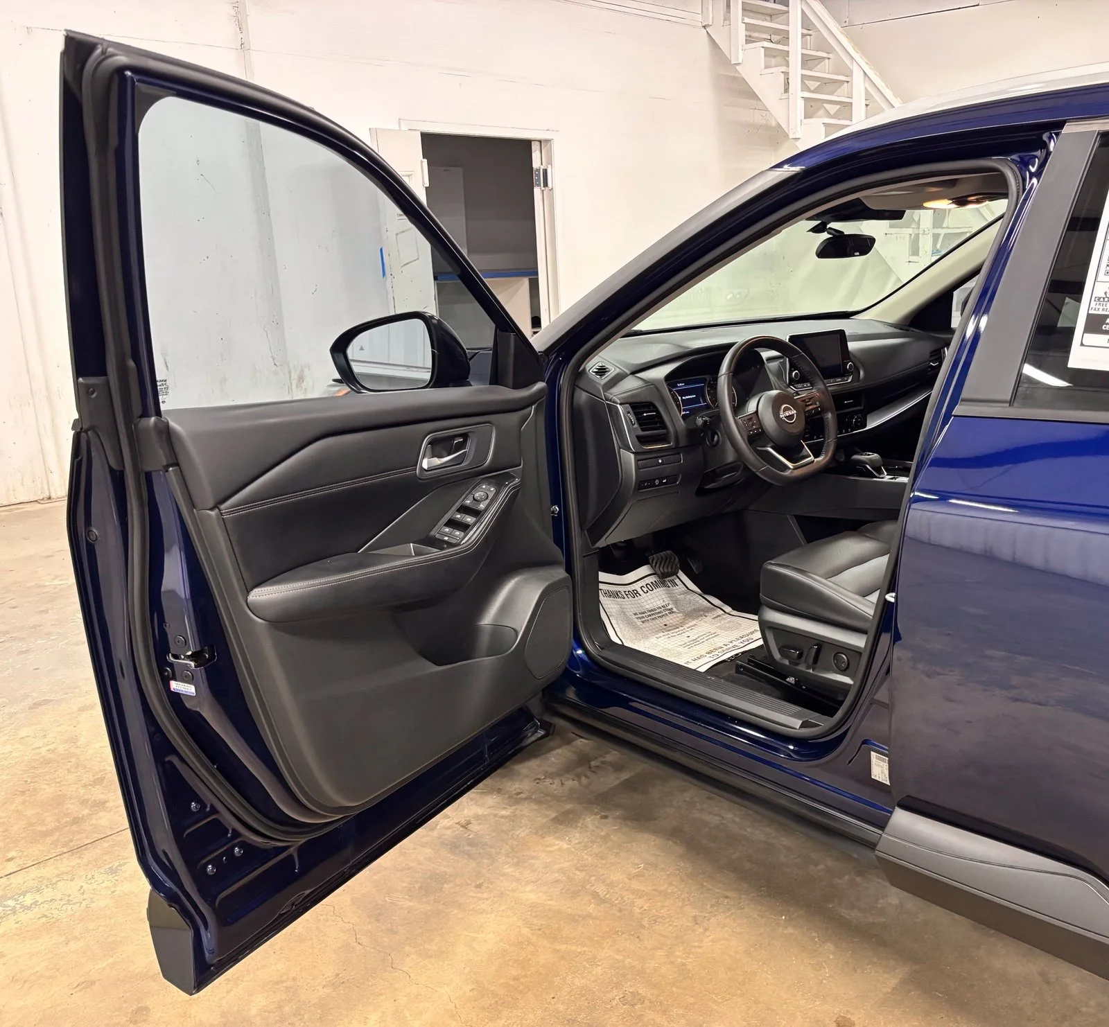 Used 2024 Blue Nissan SV image 21