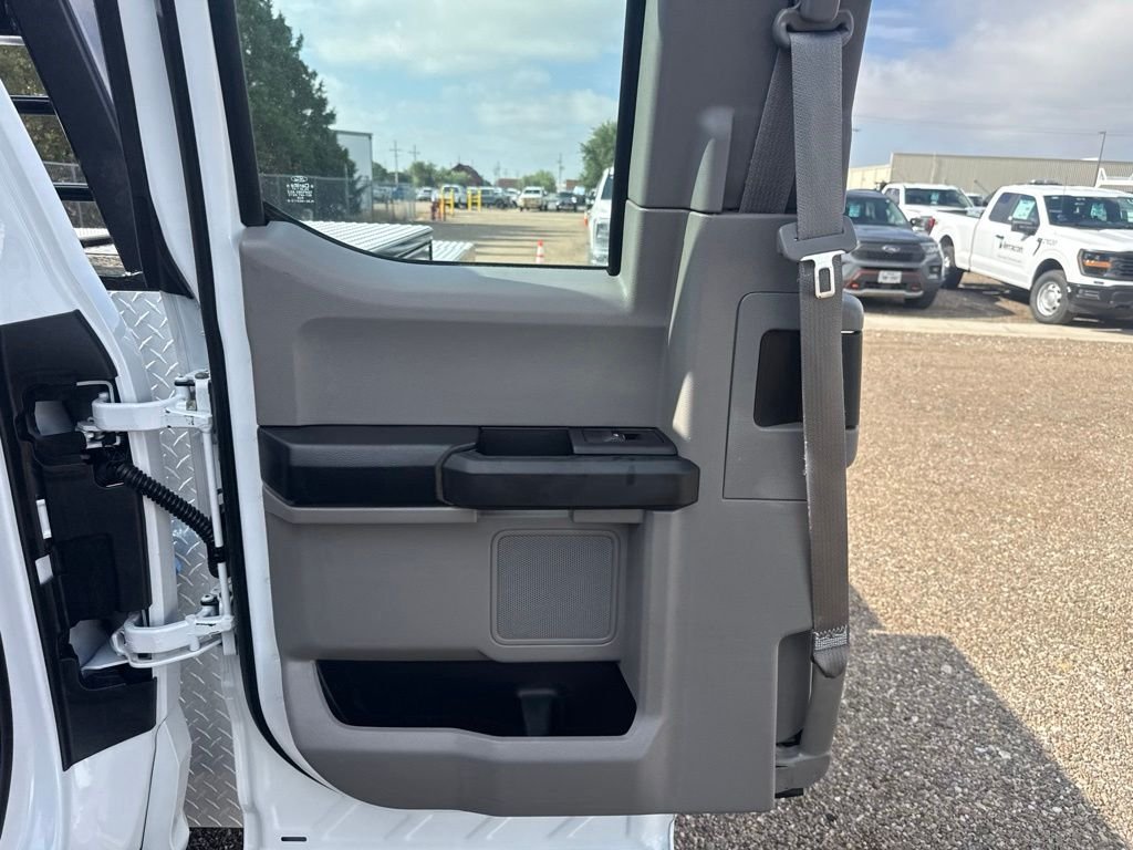 Used 2019 Oxford White Ford XL image 32