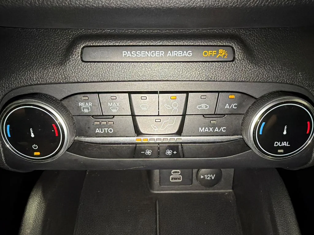 Used 2025 AGATE BLACK METALLIC Ford Active image 32
