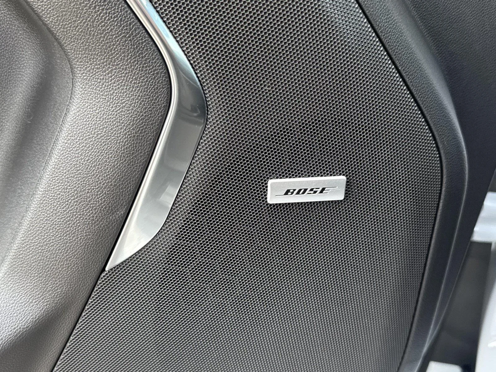 Used 2026 Polar White Tricoat Chevrolet Premier image 19